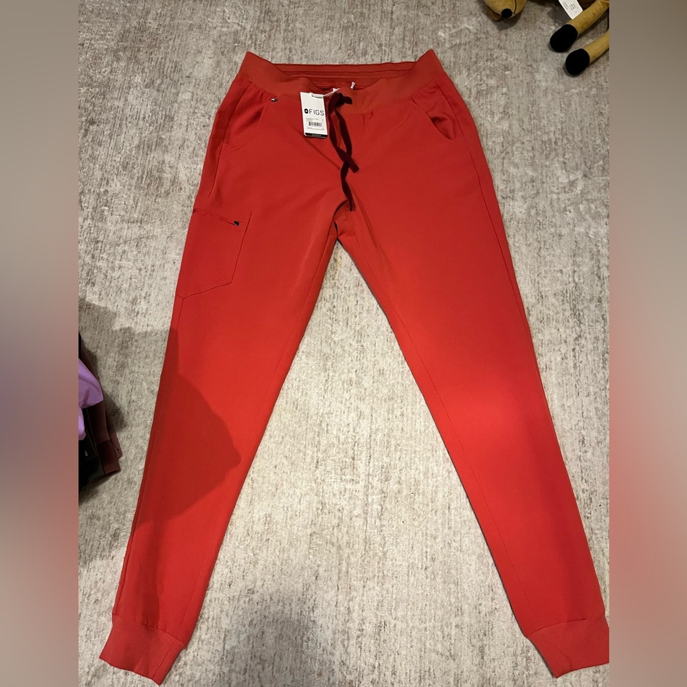 Figs High Waisted Scrub Pants in Clay Size Medium Tall